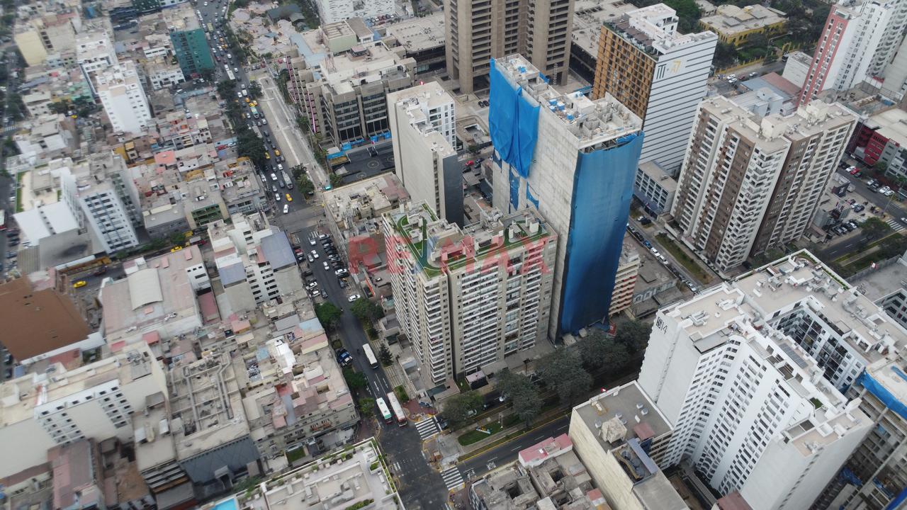 Vive En El Corazón De Lima: Dúplex Con Vista Exterior En Av. Arequipa — foto 2