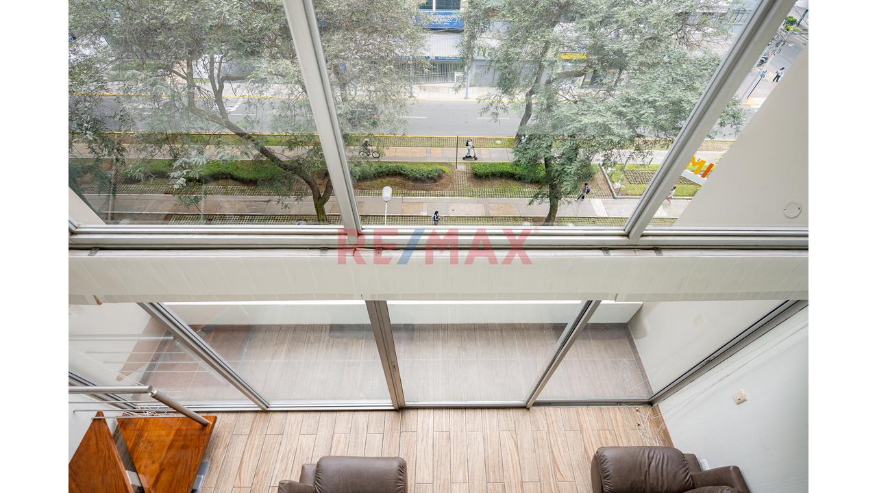Vive En El Corazón De Lima: Dúplex Con Vista Exterior En Av. Arequipa — foto 13
