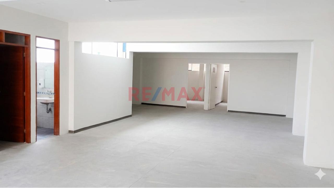 Local Comercial Premium En Av. Javier Prado – 880 M² - 4