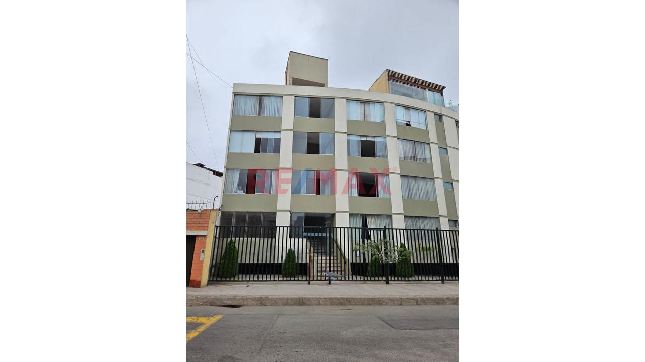 🏡✨ ¡Oportunidad De Vivir En Santiago De Surco! ✨🏡 — foto 2