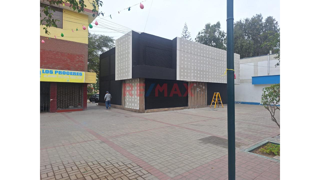 Se Vende Local Comercial Los Proceres Surco - 1