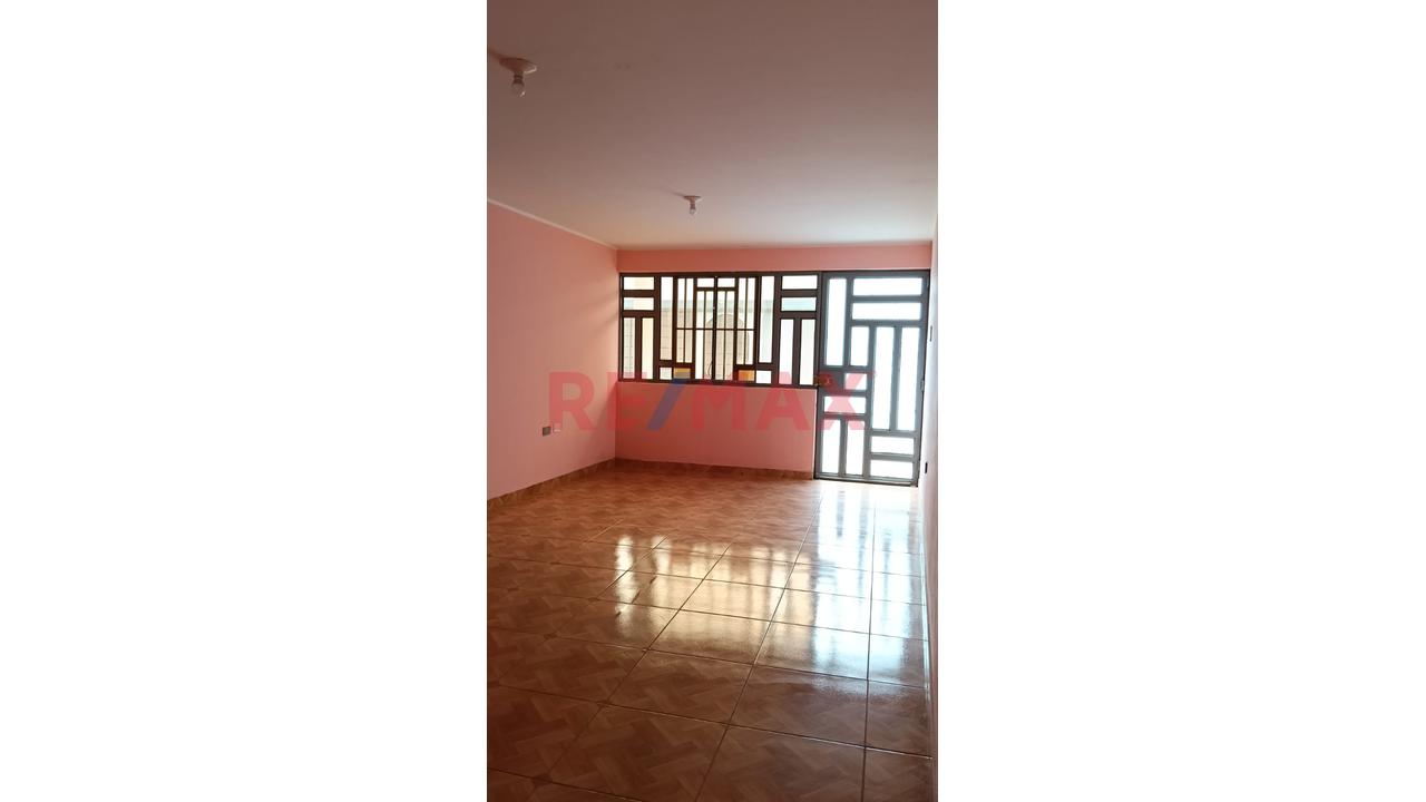 Vendo Amplia Casa De 249M² En Santa Rosa | Urb. Coovitiomar Popular - 2