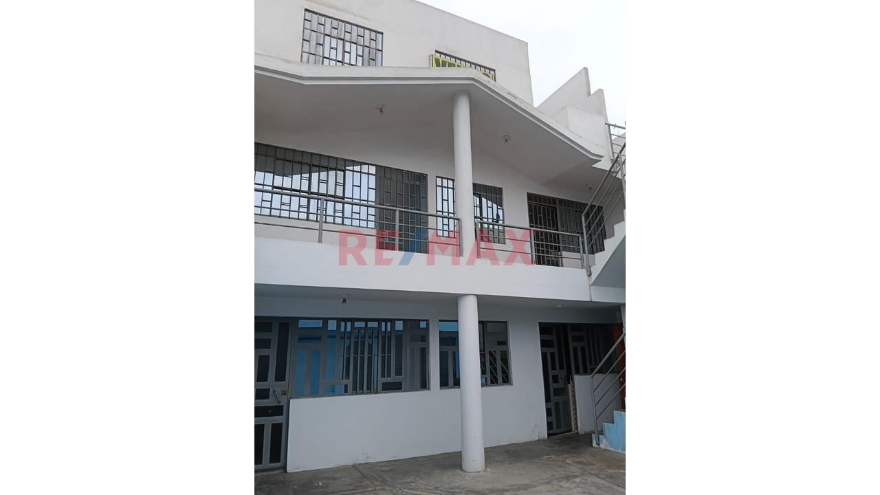 Vendo Amplia Casa De 249M² En Santa Rosa | Urb. Coovitiomar Popular - 17