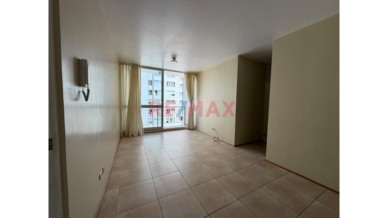 Venta De Departamento Con Estacionamiento En Cond. Alameda Santa Ana — foto 4