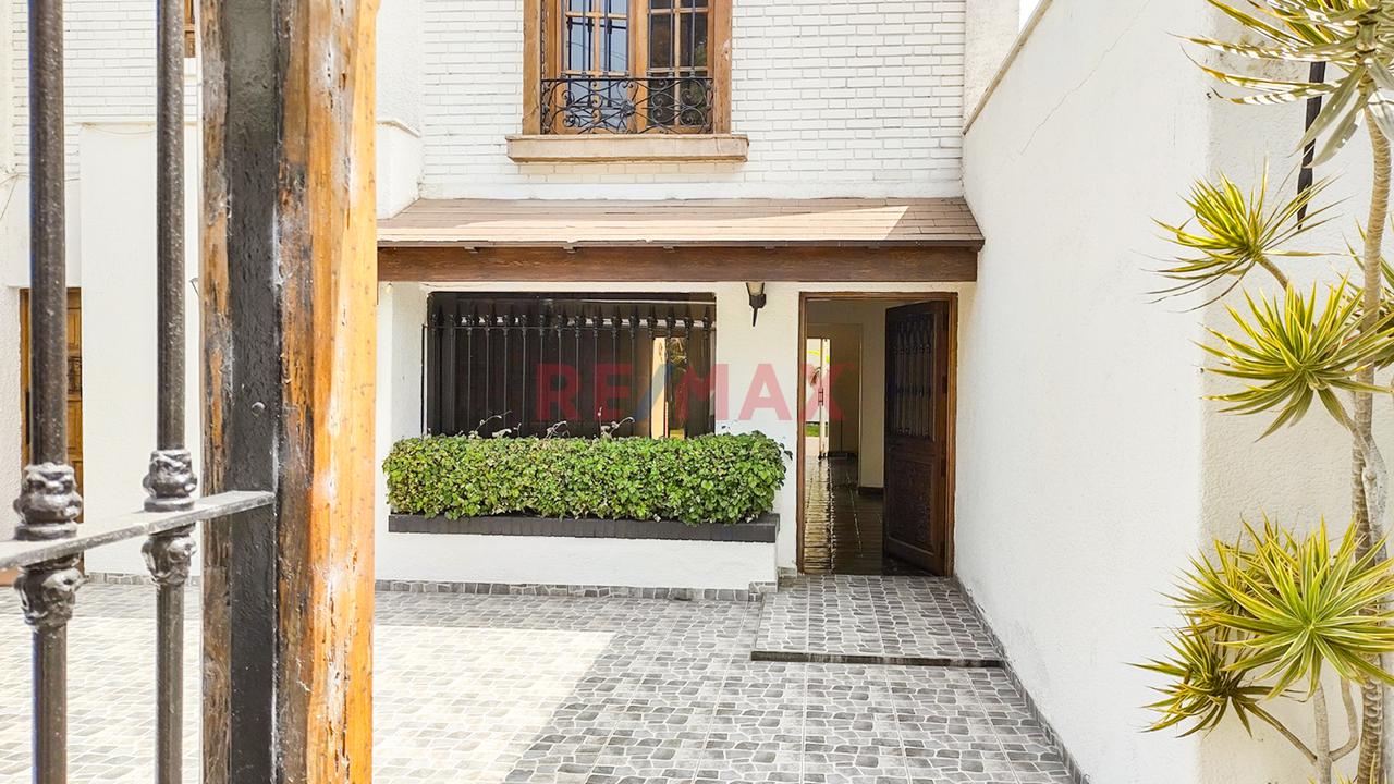 Casa Con Excelente Ubicación Cerca Al Golf De San Isidro — foto 3