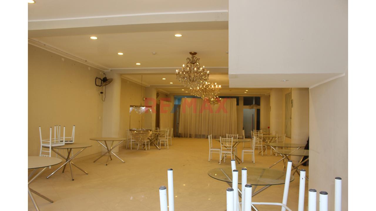 Venta De Local De 3 Pisos En Misma Av Santa Maria — foto 2