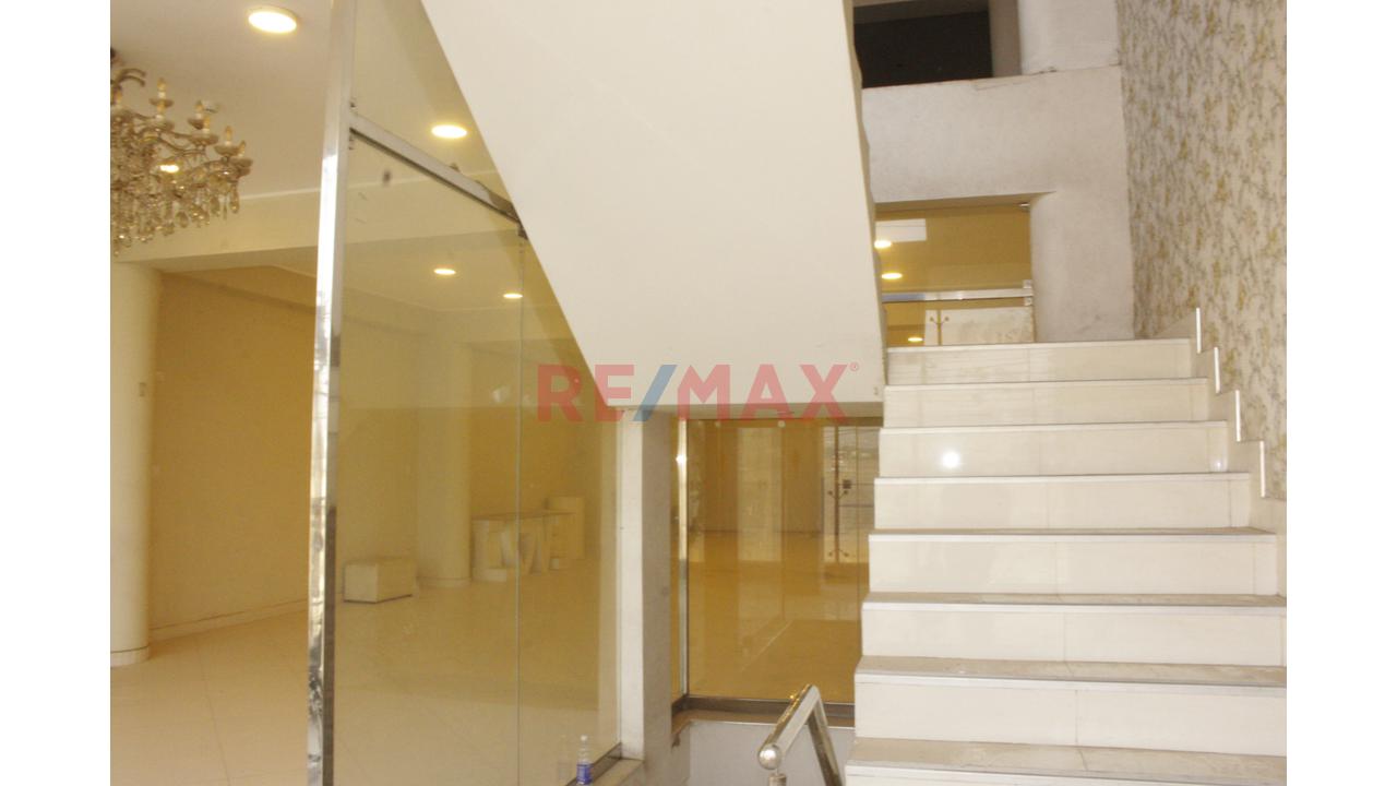 Venta De Local De 3 Pisos En Misma Av Santa Maria — foto 7