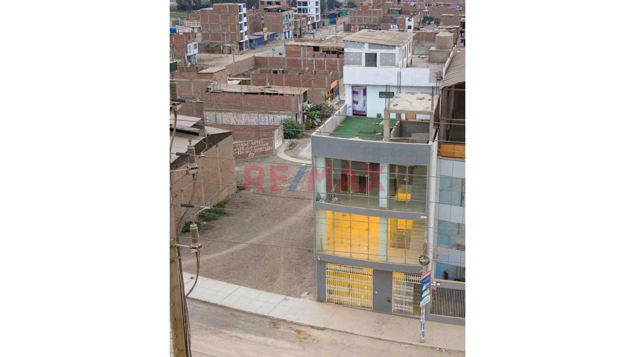 Local comercial de 300 m² en Carabayllo — foto 2