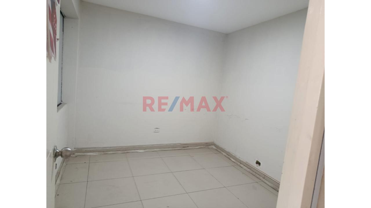 Venta De Local Comercial Con Una Excelente Ubicacion En Los Olivos - 8