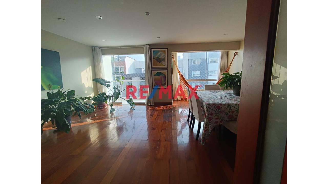 Vendo Exclusivo Dpto. De 138 M² Con Ascensor Directo/Estacionamiento Doble Y Depósito-Valle Hermoso Surco