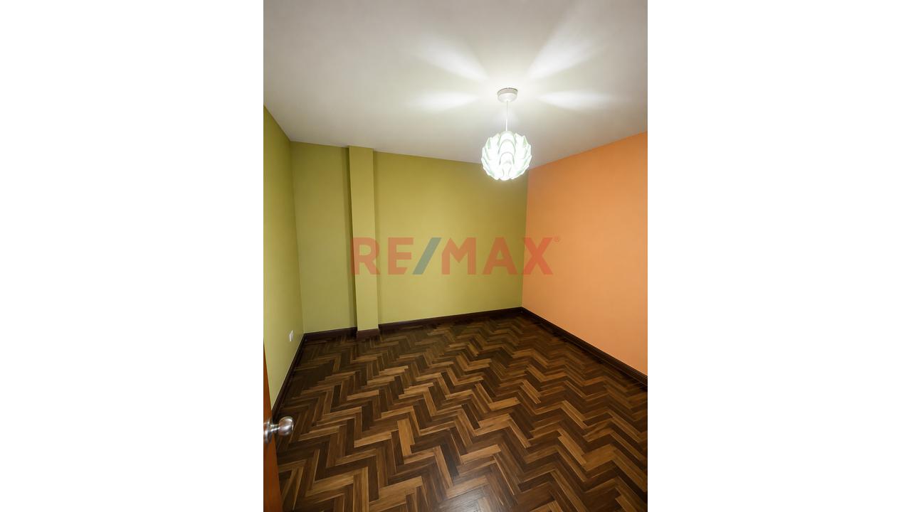 Casa En Venta De 120 M² En Smp | 2 Pisos + Azotea | Amplios Ambientes Y Excelente Ubicación. — foto 5