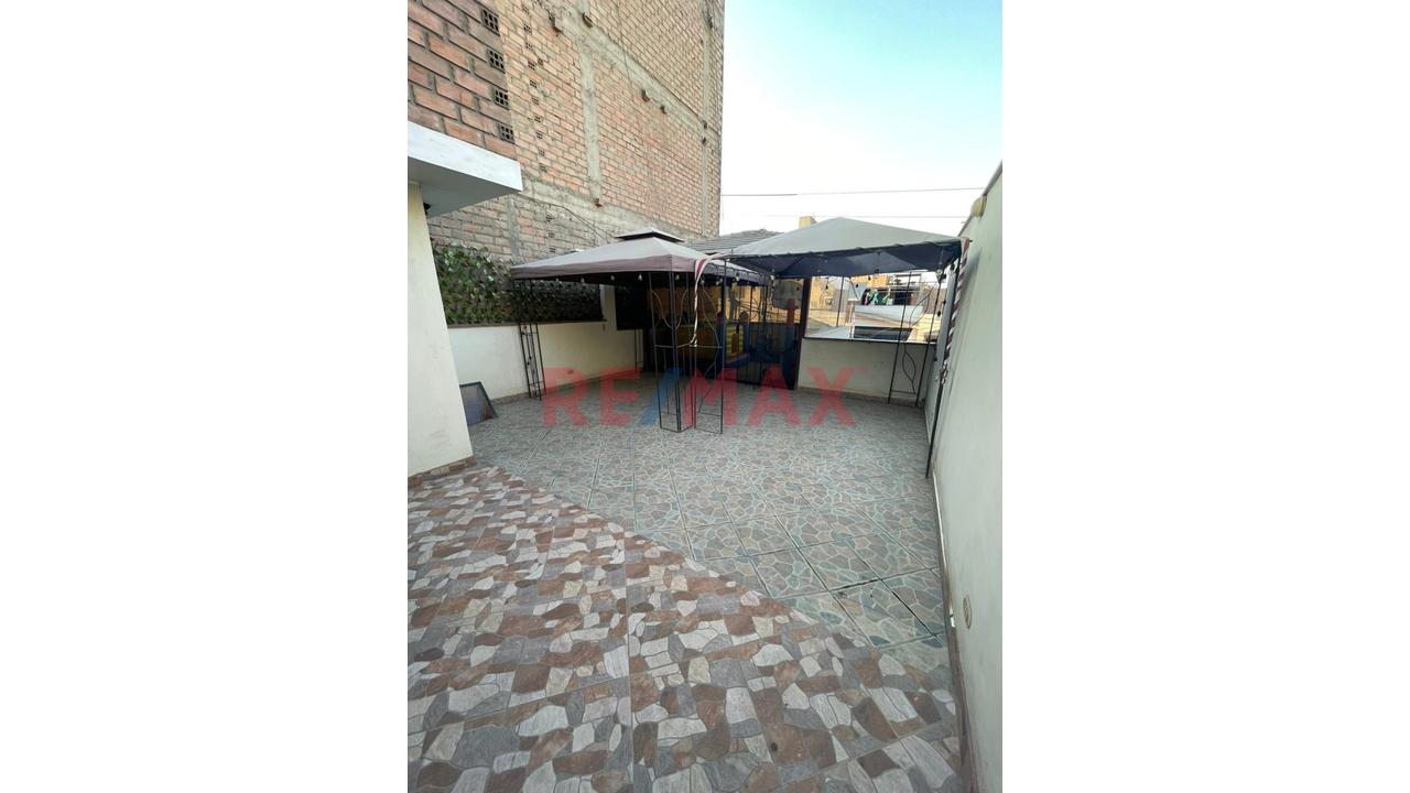 Casa En Venta De 120 M² En Smp | 2 Pisos + Azotea | Amplios Ambientes Y Excelente Ubicación. — foto 2