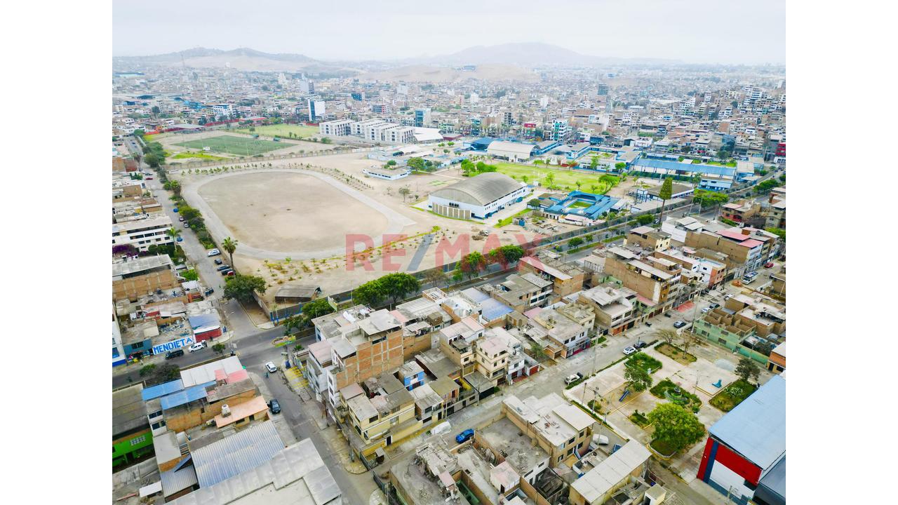 Venta De Casa Como Terreno En Esquina En San Juan De Miraflores Cerca Al Tren Y Cerca A Parque - 13