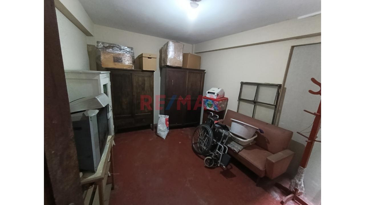 Casa Comercial Y Para Oficinas Sobre Av José Granda En Smp . Tienes Dos Ingresos Independientes Para Primer Y Siguientes Dos Pisos. Tiene Salida A Una Plataforma Al Cerro Que Puedes Aprovechar Para Pa — foto 14