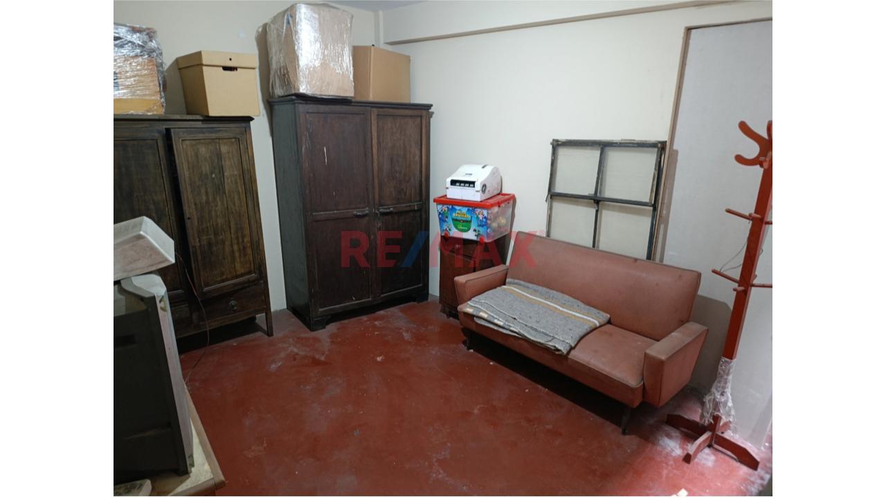 Casa Comercial Y Para Oficinas Sobre Av José Granda En Smp . Tienes Dos Ingresos Independientes Para Primer Y Siguientes Dos Pisos. Tiene Salida A Una Plataforma Al Cerro Que Puedes Aprovechar Para Pa — foto 12