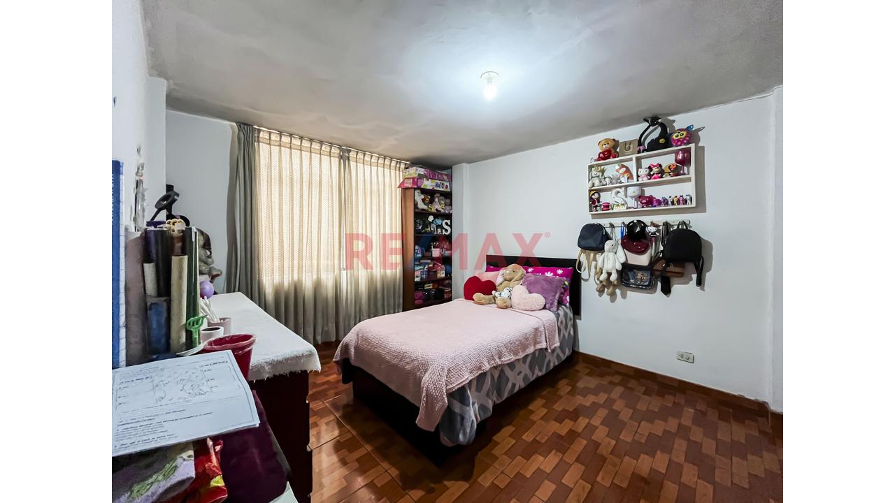 Casa Multifamiliar Con 2 Departamentos Independientes Y Zonificación Cv/Rdm" - 10