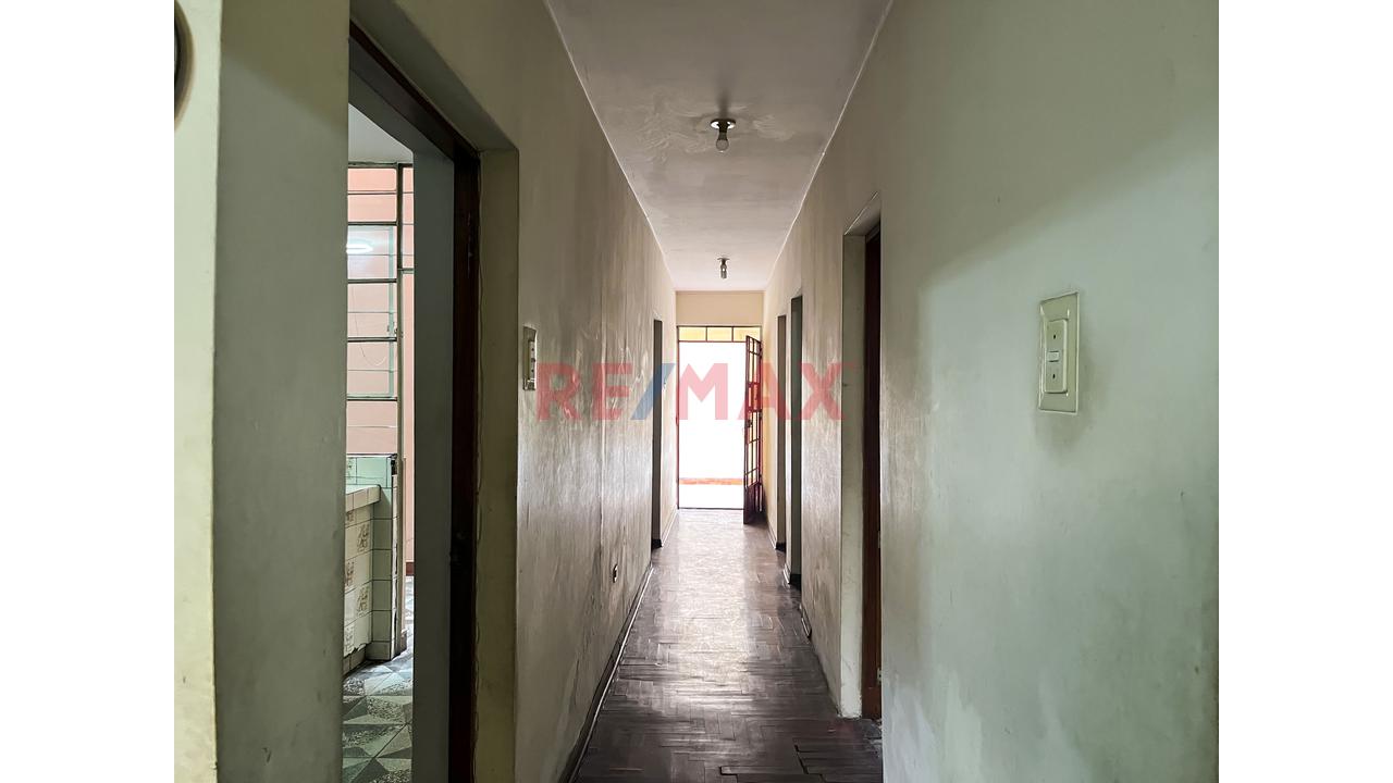 Casa Multifamiliar Con 2 Departamentos Independientes Y Zonificación Cv/Rdm" - 8