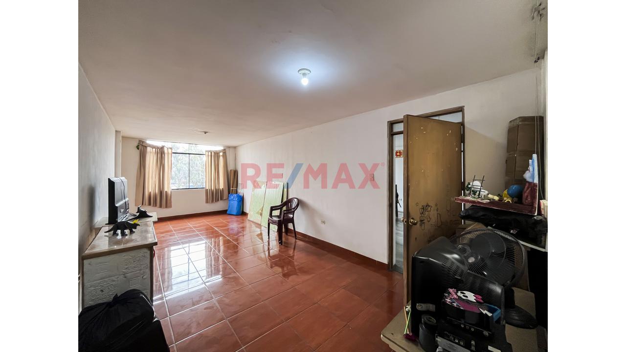 Casa Multifamiliar Con 2 Departamentos Independientes Y Zonificación Cv/Rdm" - 19
