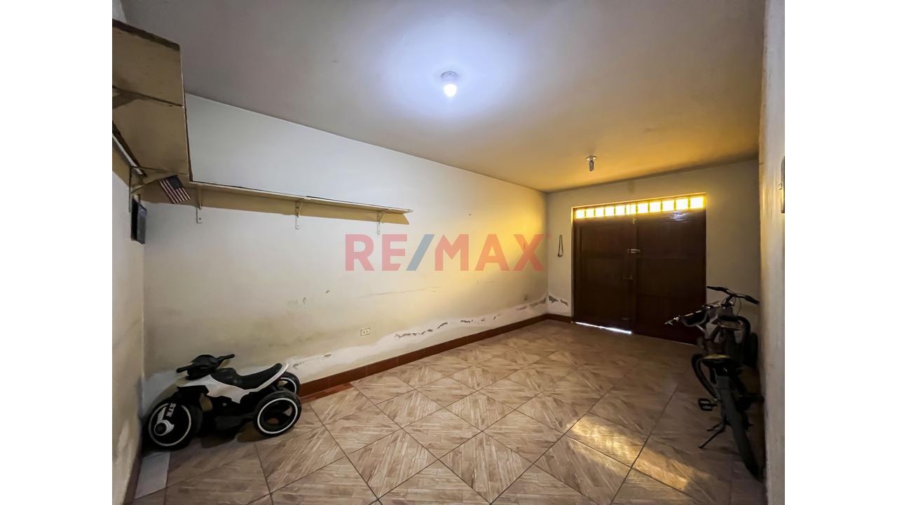 Casa Multifamiliar Con 2 Departamentos Independientes Y Zonificación Cv/Rdm" - 5