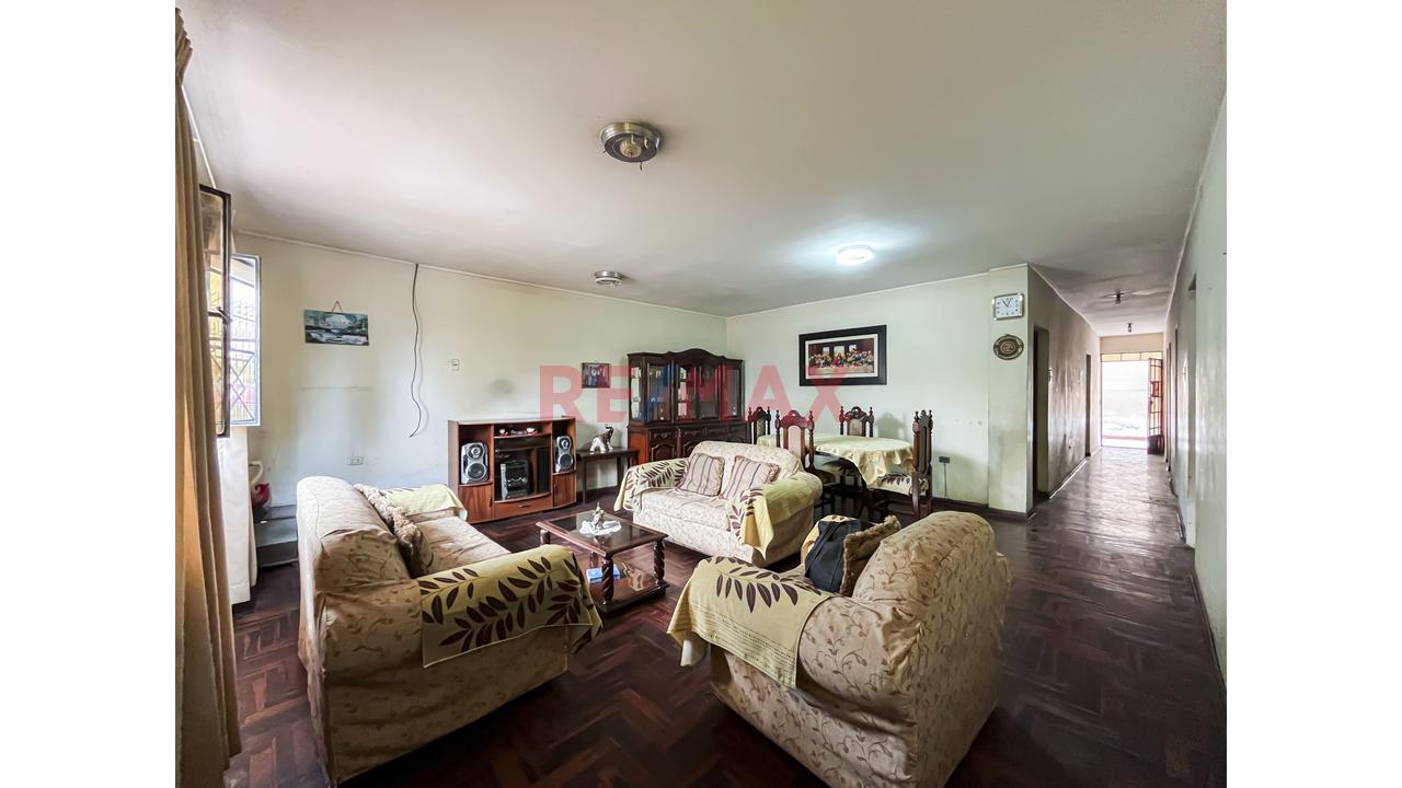 Casa Multifamiliar Con 2 Departamentos Independientes Y Zonificación Cv/Rdm" - 4