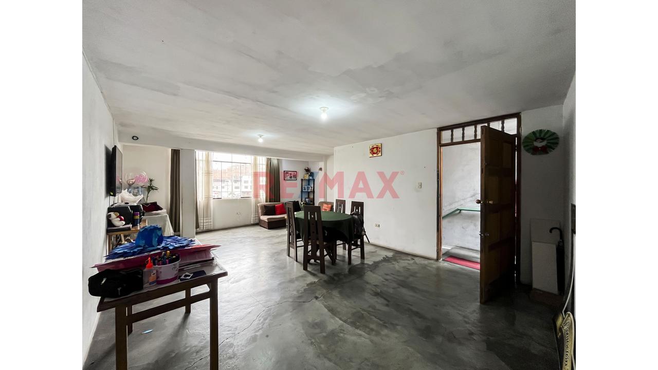 Casa Multifamiliar Con 2 Departamentos Independientes Y Zonificación Cv/Rdm" - 21