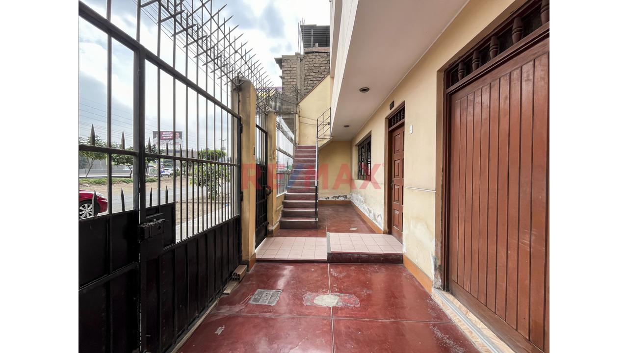 Casa Multifamiliar Con 2 Departamentos Independientes Y Zonificación Cv/Rdm" - 2