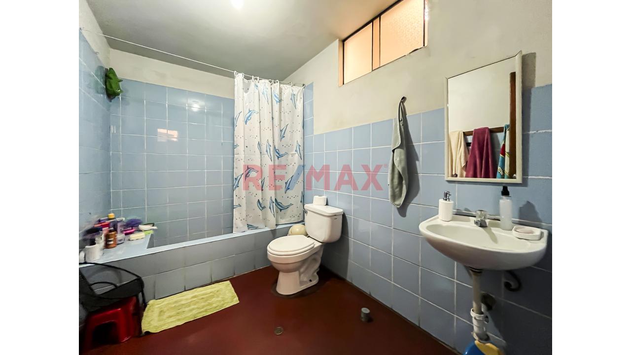 Casa Multifamiliar Con 2 Departamentos Independientes Y Zonificación Cv/Rdm" - 12