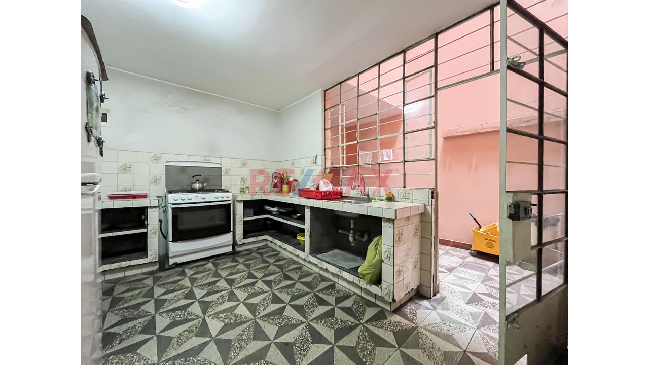 Casa Multifamiliar Con 2 Departamentos Independientes Y Zonificación Cv/Rdm" - 6