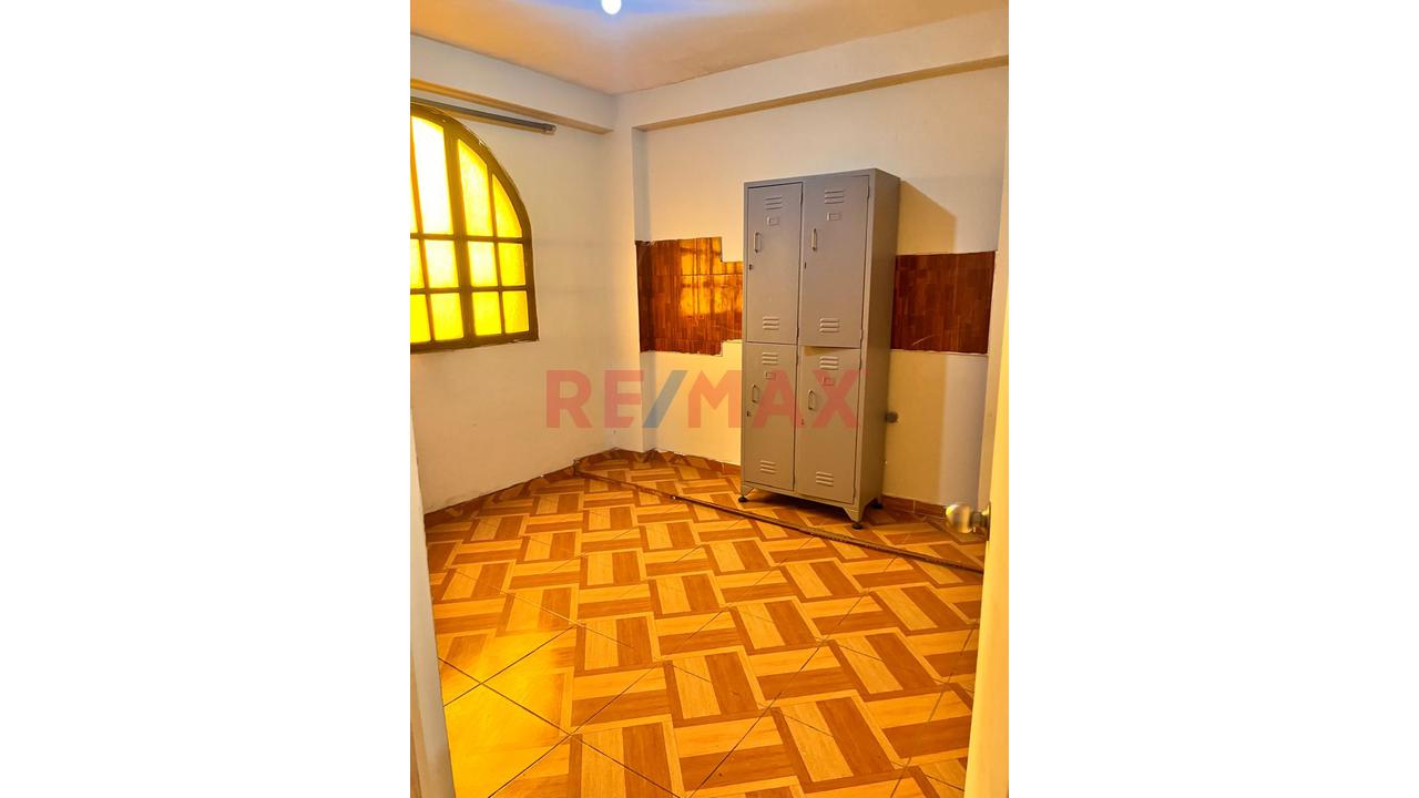 Se Vende Local Comercial De 3 Pisos De 226.51 Mt2 En Villa De Contadores En Toda Avenida Eguren Ideal Para Hotel O Empresas Administrativa A 444,000 Dólares - 20