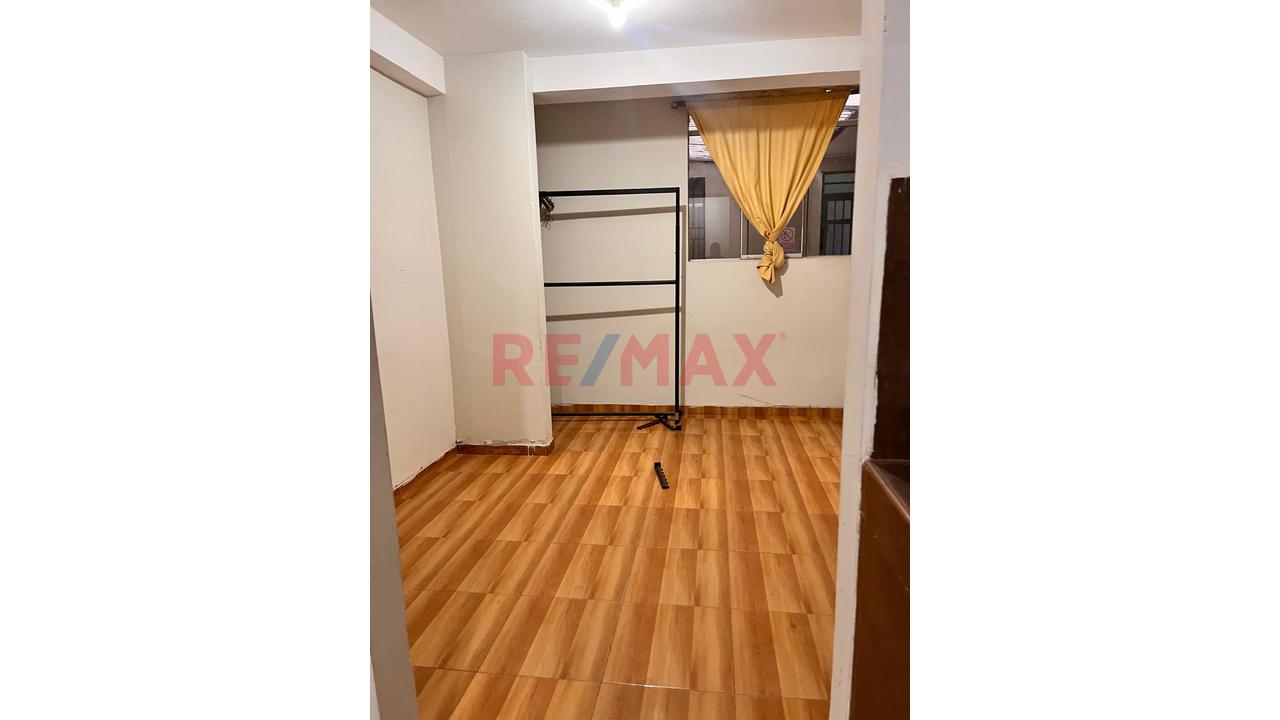 Se Vende Local Comercial De 3 Pisos De 226.51 Mt2 En Villa De Contadores En Toda Avenida Eguren Ideal Para Hotel O Empresas Administrativa A 444,000 Dólares - 13