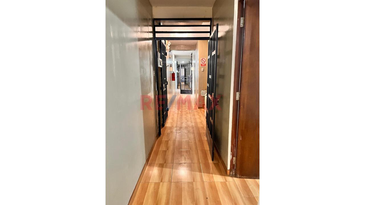 Se Vende Local Comercial De 3 Pisos De 226.51 Mt2 En Villa De Contadores En Toda Avenida Eguren Ideal Para Hotel O Empresas Administrativa A 444,000 Dólares - 16
