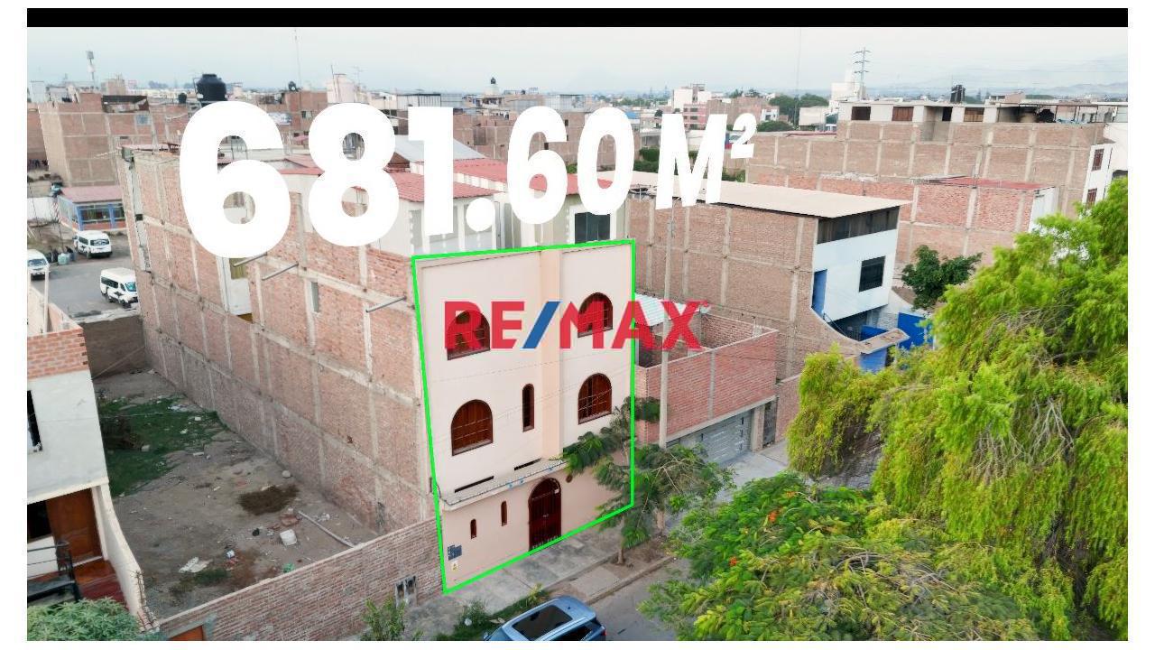Se Vende Local Comercial De 3 Pisos De 226.51 Mt2 En Villa De Contadores En Toda Avenida Eguren Ideal Para Hotel O Empresas Administrativa A 444,000 Dólares - 1
