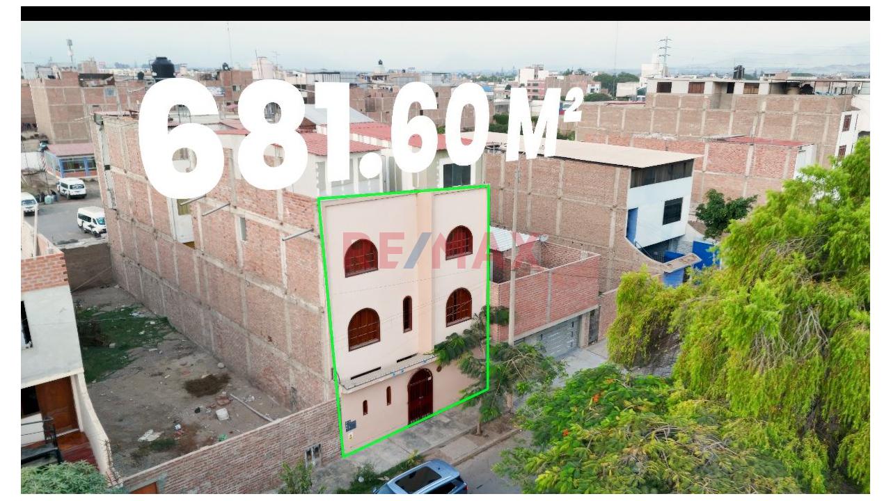 Se Vende Local Comercial De 3 Pisos De 226.51 Mt2 En Villa De Contadores En Toda Avenida Eguren Ideal Para Hotel O Empresas Administrativa A 444,000 Dólares - 2