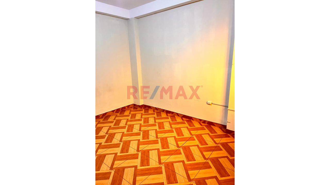 Se Vende Local Comercial De 3 Pisos De 226.51 Mt2 En Villa De Contadores En Toda Avenida Eguren Ideal Para Hotel O Empresas Administrativa A 444,000 Dólares - 19