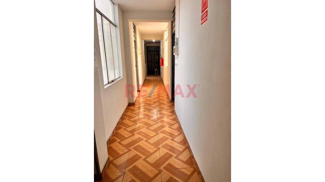 Se Alquila Local Comercial De 3 Pisos De 226.51 Mt2 En Villa De Contadores En Toda Avenida Eguren Ideal Para Hotel O Empresas Administrativa A 10,000 Soles - 14