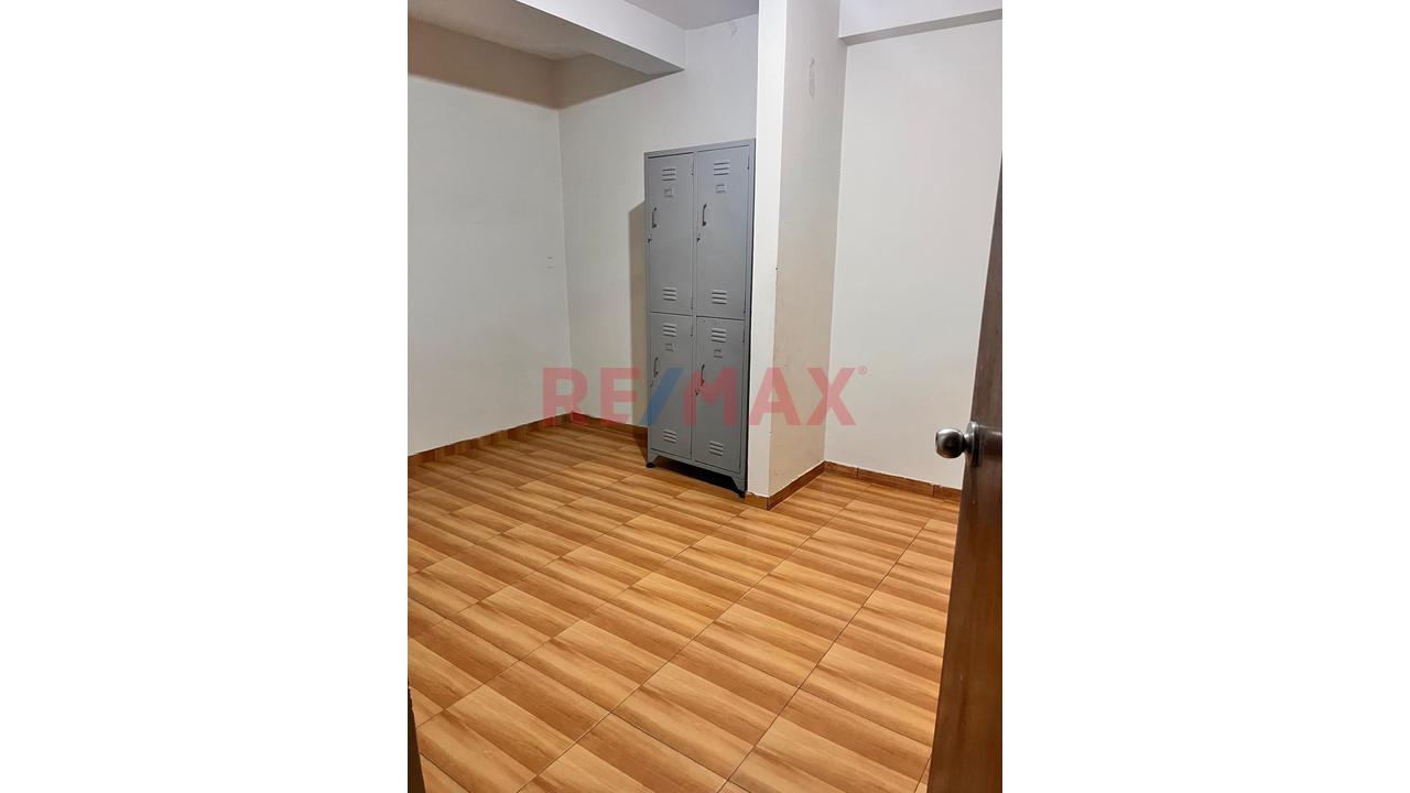 Se Alquila Local Comercial De 3 Pisos De 226.51 Mt2 En Villa De Contadores En Toda Avenida Eguren Ideal Para Hotel O Empresas Administrativa A 10,000 Soles - 8