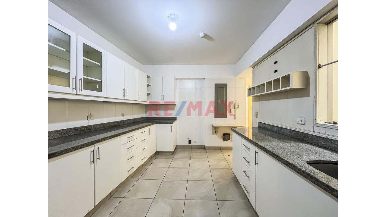 Vendo Lindo Y Moderno Departamento Ubicado En La Mejor Zona De Barranco. — foto 8
