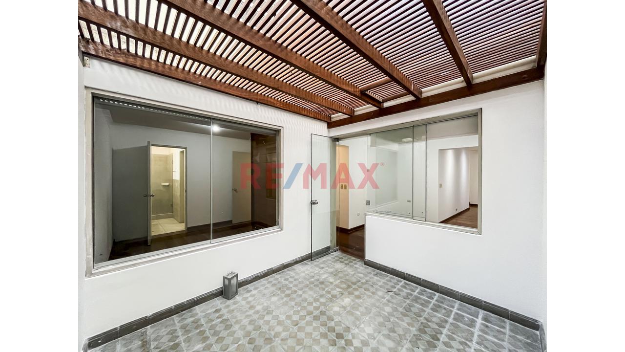 Vendo Lindo Y Moderno Departamento Ubicado En La Mejor Zona De Barranco. — foto 13