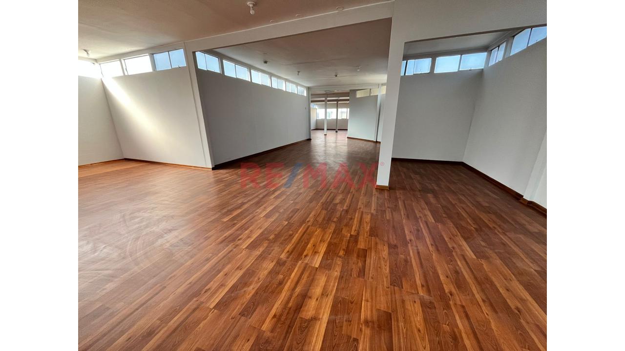 Oportunidad De Negocio Venta De Propiedad Para Alquiler De Oficinas En Lince - 12
