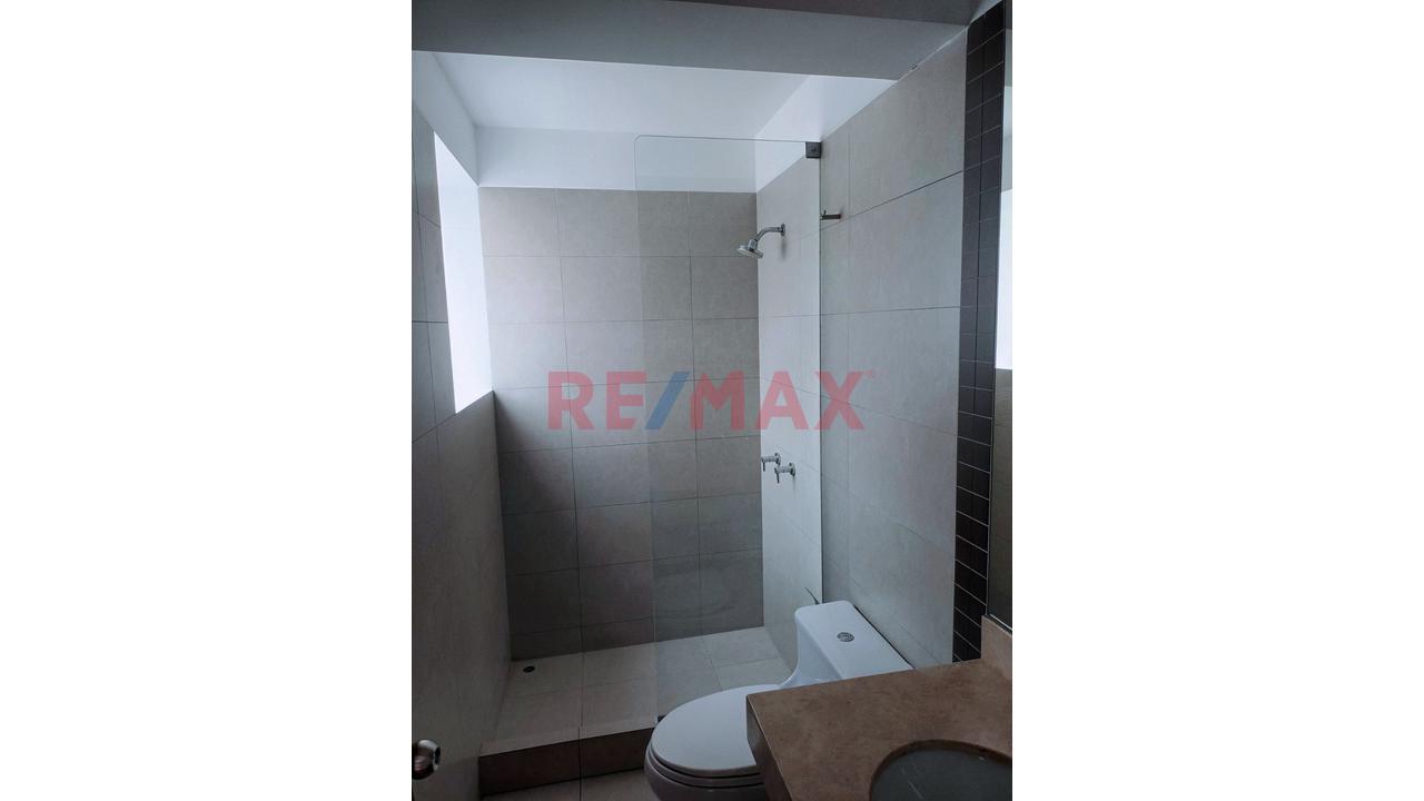 Exclusivo Dúplex En Chacarilla: Con Piscina, Doble Terraza, 2 Cocheras Paralelas Y Depósito – Surco - 11