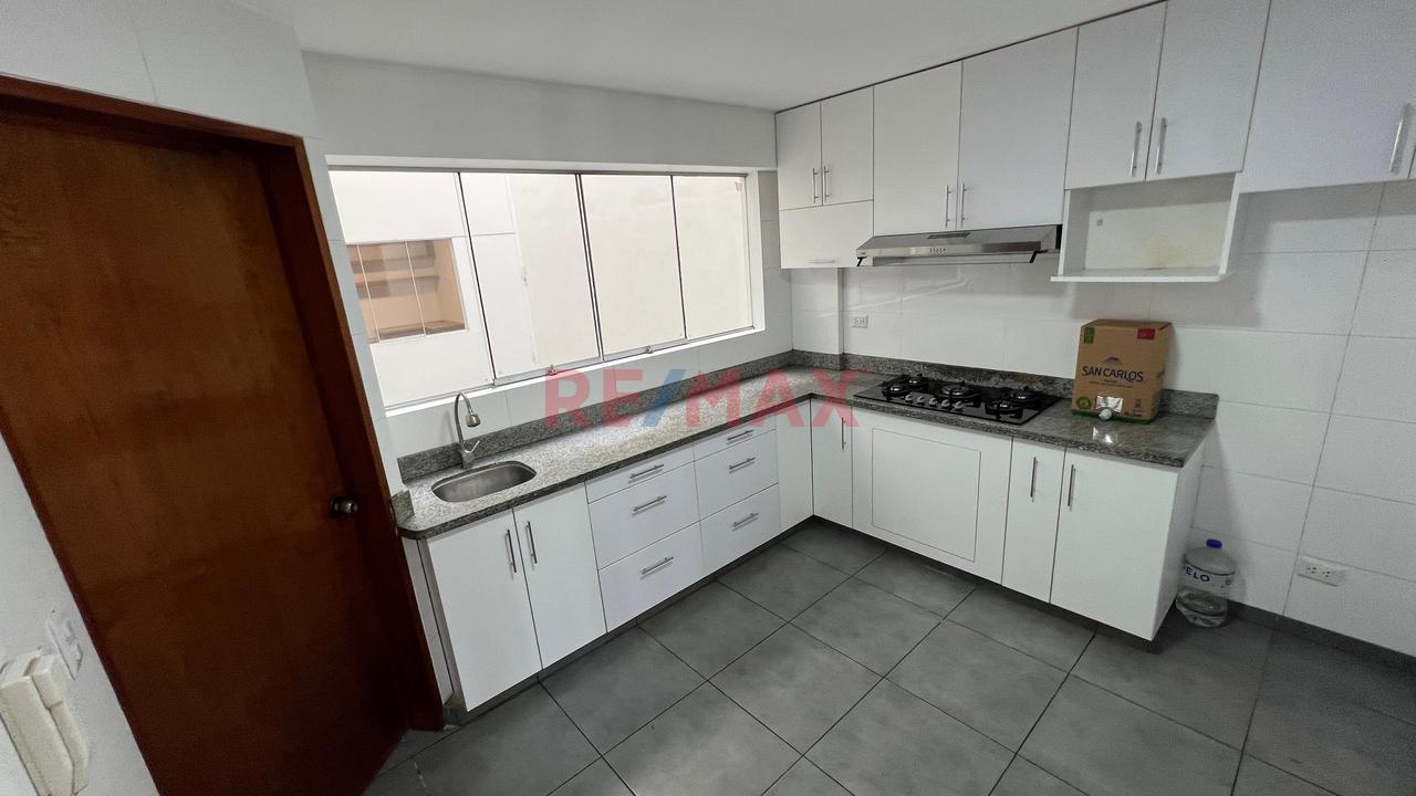 🏡✨ ¡Vive Frente A Parque En Una De Las Mejores Zonas De San Borja! ✨🏡 — foto 4