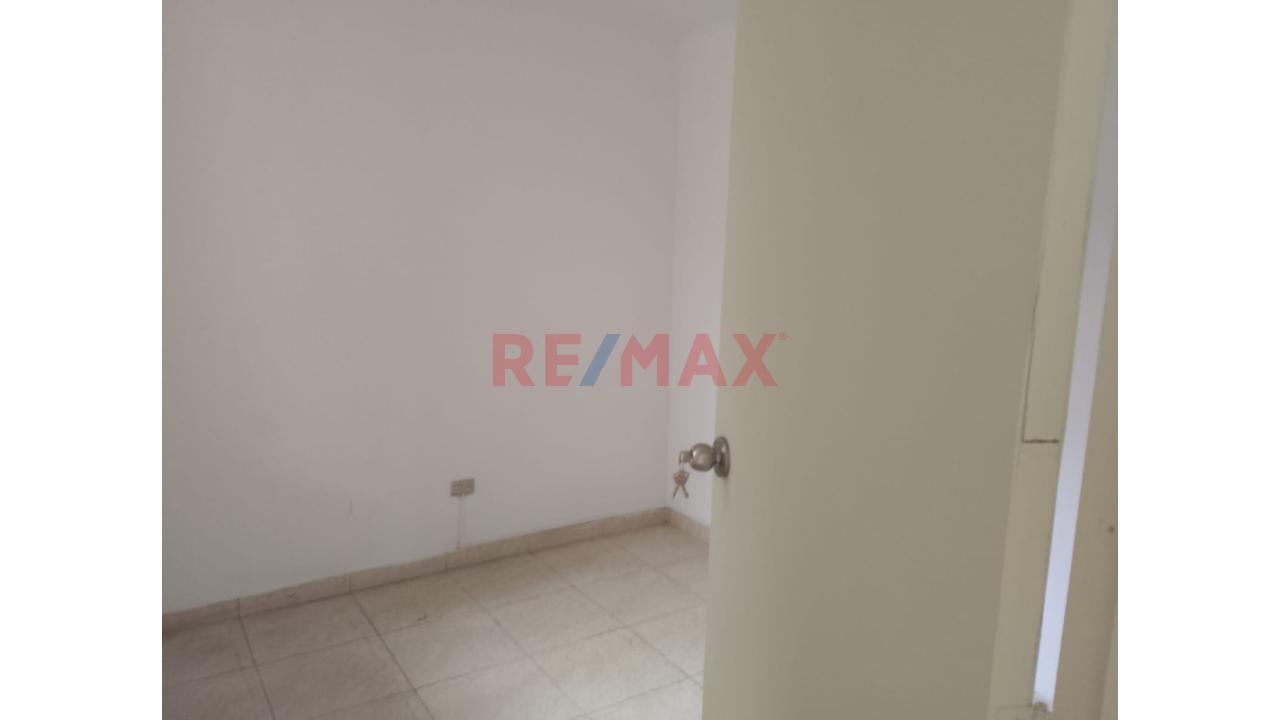 ¡Amplio Departamento En 3Er Piso En Av. Argentina! — foto 4