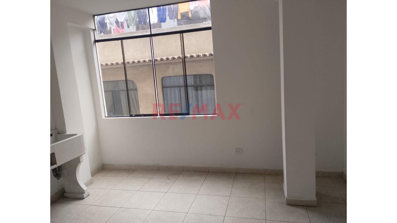 ¡Amplio Departamento En 3Er Piso En Av. Argentina! — foto 6