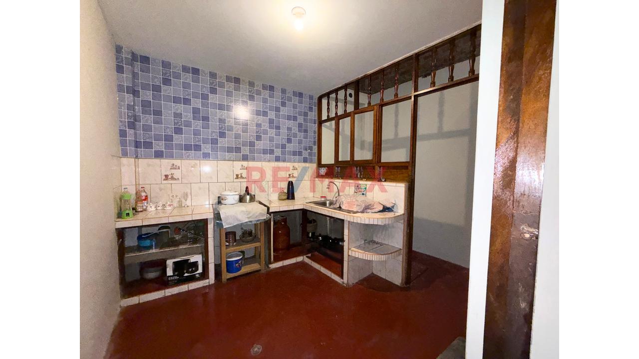 Venta Casa De 3 Pisos  – Urb. Alto Mochica - 4