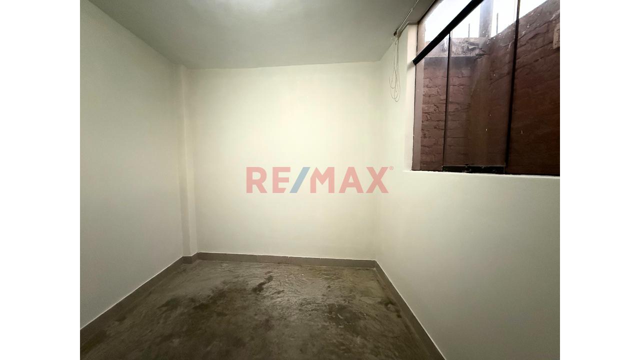 Venta Casa De 3 Pisos  – Urb. Alto Mochica - 9