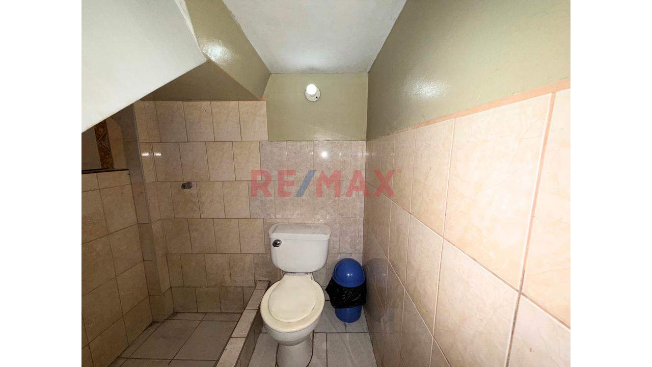 Venta Casa De 3 Pisos  – Urb. Alto Mochica - 12