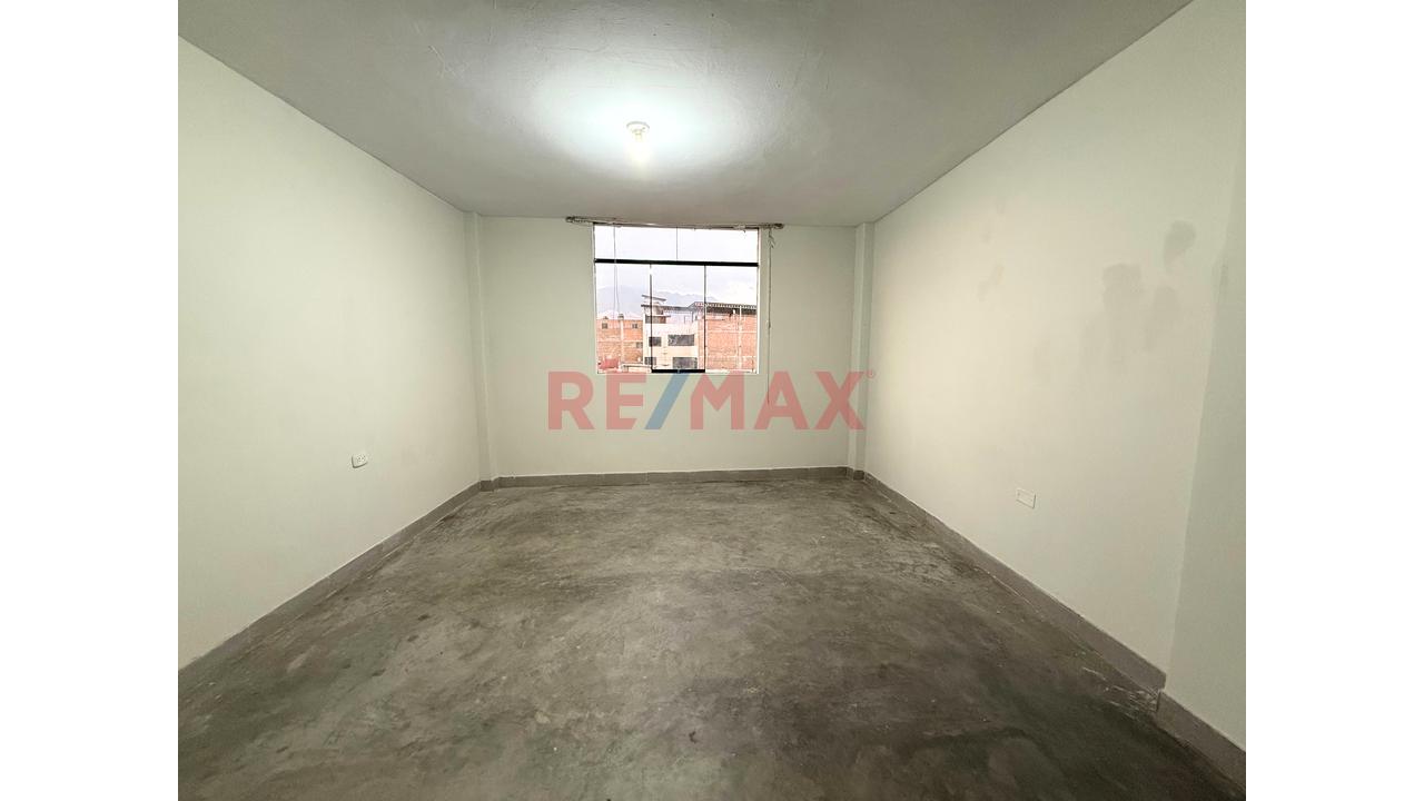Venta Casa De 3 Pisos  – Urb. Alto Mochica - 10