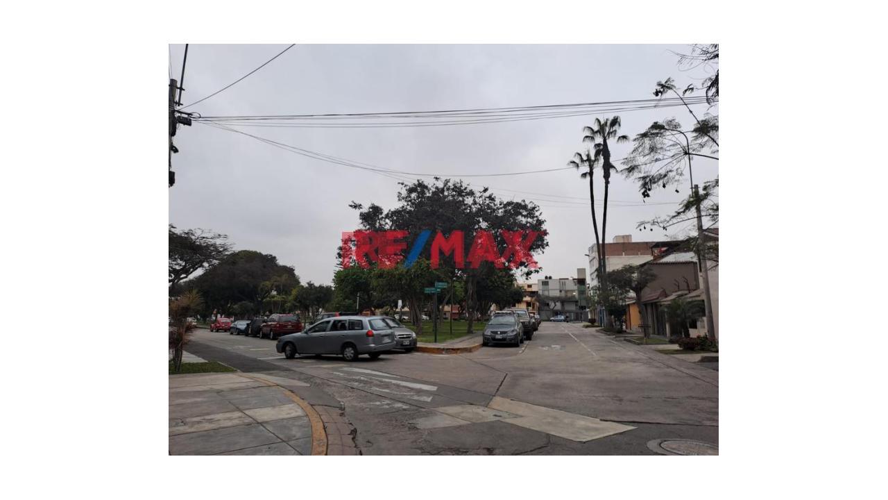 Venta Terreno Frente A Parque Santiago De Surco