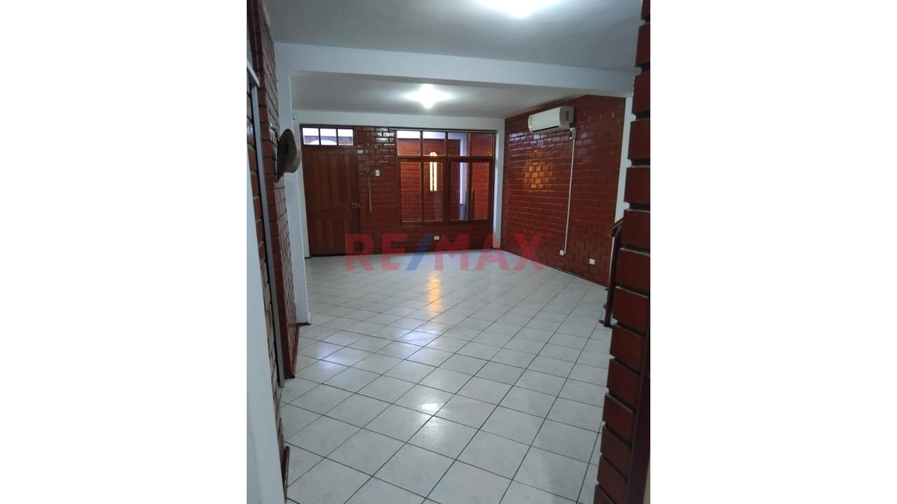 🏡✨ ¡Invierte En Talara! Casa De 2 Pisos Con Cochera, 4 Habitaciones Y Ubicación Estratégica 🚗📍 - 2