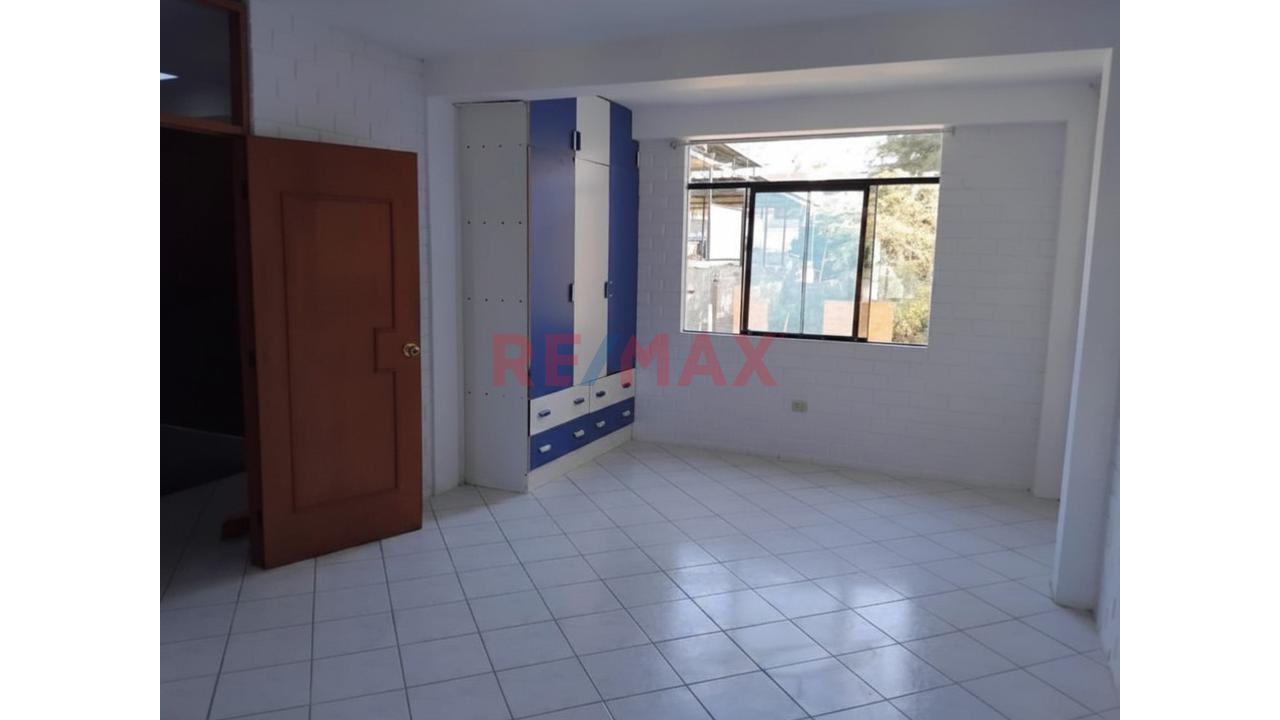 🏡✨ ¡Invierte En Talara! Casa De 2 Pisos Con Cochera, 4 Habitaciones Y Ubicación Estratégica 🚗📍 - 3